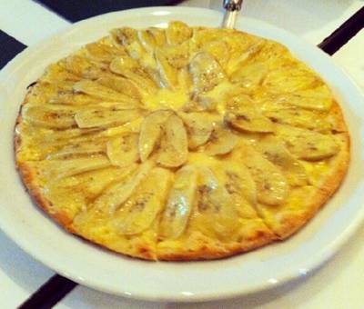 พิซซ่ากล้วย~* ที่ ร้านอาหาร ร้านลูกอิน