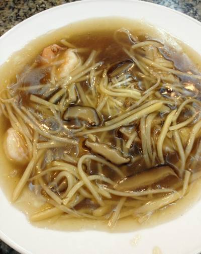 โก้ยซี้หมี่ทะเล ที่ ร้านอาหาร จินหม่าเฉิน โก้ยซี้หมี่ทะเล ที่ ร้านอาหาร จินหม่าเฉิน