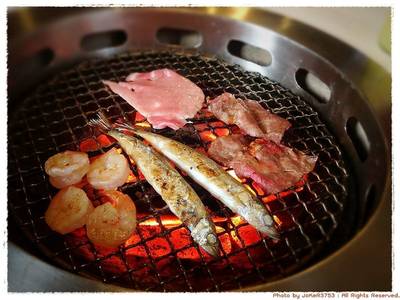 ระดมพลลงเตาเลยครับ ที่ ร้านอาหาร Sumi Sumi Grand Crystal Park