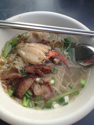 ร้านอาหาร สว่าง บะหมี่เกี๊ยวกุ้งก้ามปู