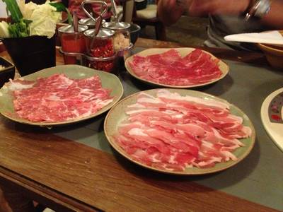 เนื้อ อร่อยมาก นุ่มลิ้น ที่ ร้านอาหาร ชาบูยะ 888