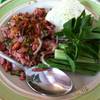 ลาบเป็ด มีแต่เนื้อไม่มีติดมันเลย อร่อยกลมกล่อม ที่ ร้านอาหาร ครัวศิลปาชีพ