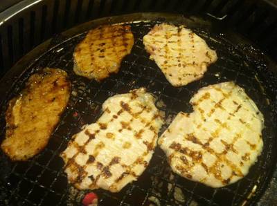 หมูสันนอกปิ้งบนตะแกรง ที่ ร้านอาหาร Miyabi Jousen สยามสแควร์