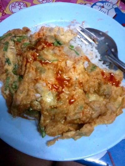 ข้าวไข่เจียวหมูสับผักบุ้ง(อร่อยดีครับแต่จืดไปนิด) ที่ ร้านอาหาร เป็นกันเอง อาหารตามสั่ง
