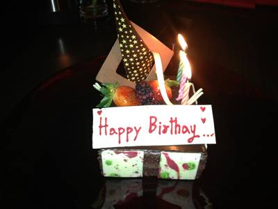 ร้านอาหาร Rib Room & Bar (RR & B) ร้านอาหาร Rib Room & Bar (RR & B)