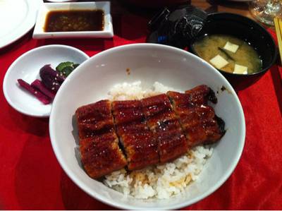 ร้านอาหาร Honmono Sushi ทองหล่อ