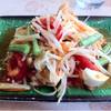 ส้มตำไทยไข่เค็ม ที่ ร้านอาหาร มาดามครก