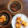 ซาลาเปาหมูแดงทอดอร่อย ที่ ร้านอาหาร ตังเกี๋ย แต่เตี้ยม