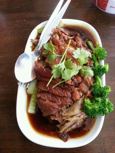 ขาหมูอร่อยมาก ที่ ร้านอาหาร ตังเกี๋ย แต่เตี้ยม ขาหมูอร่อยมาก ที่ ร้านอาหาร ตังเกี๋ย แต่เตี้ยม