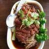 ขาหมูอร่อยมาก ที่ ร้านอาหาร ตังเกี๋ย แต่เตี้ยม
