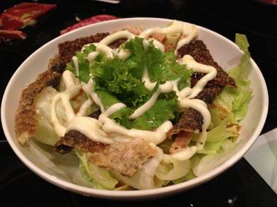 สลัดหนังปลา ที่ ร้านอาหาร Elite Grill Bar K-Village