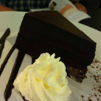chocolate soft cake add whipcream ที่ ร้านอาหาร The Butterhead