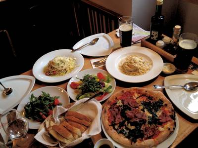 ร้านอาหาร Pizza Coloseum ร้านอาหาร Pizza Coloseum