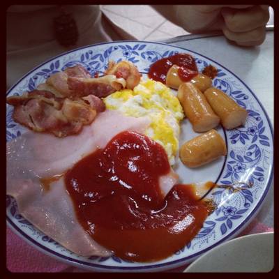 ร้านอาหาร ออน ล๊อก หยุ่น