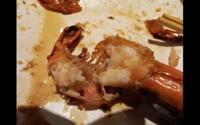 สภาพกุ้ง เละ แกะไม่เป็นตัว ที่ ร้านอาหาร Miyabi Jousen สยามสแควร์
