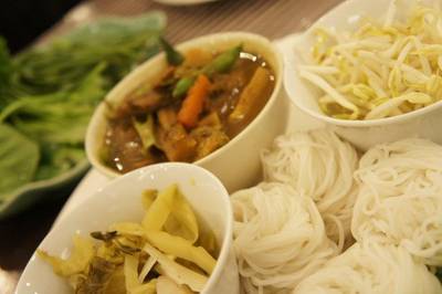 ร้านอาหาร เรือนแม่หลุย อาหารใต้ Promenade