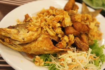 ร้านอาหาร เรือนแม่หลุย อาหารใต้ Promenade