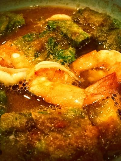 แกงส้มชะอมทอด+กุ้งสด ที่ ร้านอาหาร ร้านคุณเจน