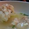 เกี๊ยวร้อนๆ ที่ ร้านอาหาร บะหมี่มังกรขาว