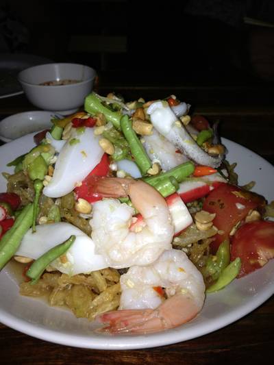 ร้านอาหาร แจ่วฮ้อน (ท่าขอนยาง)