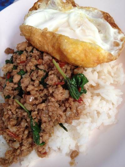 ร้านอาหาร โกกระเพราผักบุ้ง