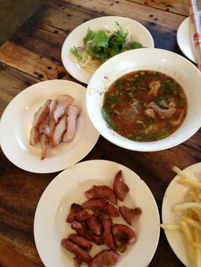 ร้านอาหาร บอย โพนยางคำ