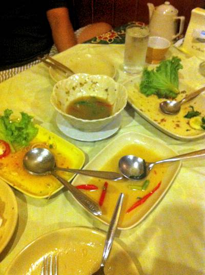 อร่อยหรือเปล่าดูจากสิ่งที่เห็นในภาพ ที่ ร้านอาหาร แหล ทาวน์อินทาวน์