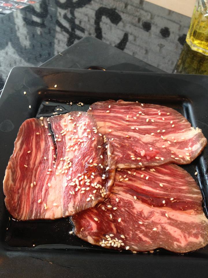 sirloin เมนูพิเศษ  ที่ ร้านอาหาร Uchi Yakiniku Buffet