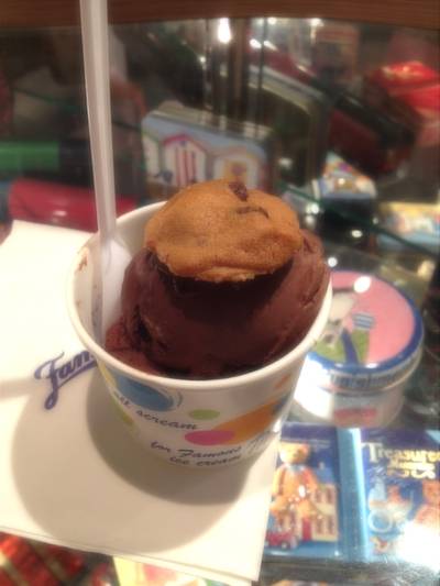 ร้านอาหาร Famous Amos