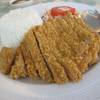 ข้าวหน้าหมูทอด ที่ ร้านอาหาร หมูนักสู้