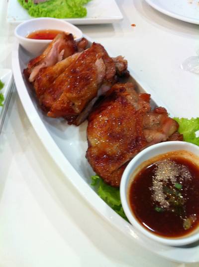 ไก่แซบกริ๊บ ที่ ร้านอาหาร Zaap Express อารีย์ ไก่แซบกริ๊บ ที่ ร้านอาหาร Zaap Express อารีย์