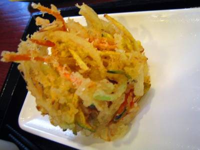 ผักรวมทอด 39 บาท ที่ ร้านอาหาร Yokoi Udon