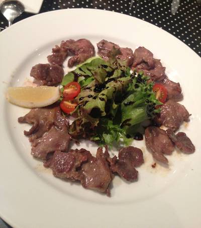 grilled Slice Ox Tongue. ที่ ร้านอาหาร Polka Dot Cafe'