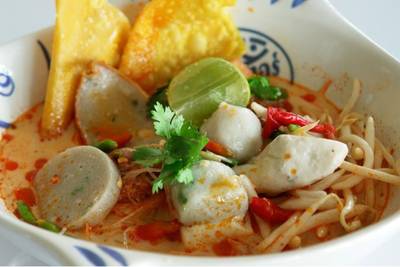บะหมี่น้ำข้น ที่ ร้านอาหาร ร้านก๋วยเตี๋ยวปลา ด๊อกเตอร์รวมโชค บะหมี่น้ำข้น ที่ ร้านอาหาร ร้านก๋วยเตี๋ยวปลา ด๊อกเตอร์รวมโชค