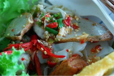 ยำพริกสด แซบมาก ที่ ร้านอาหาร ร้านก๋วยเตี๋ยวปลา ด๊อกเตอร์รวมโชค ยำพริกสด แซบมาก ที่ ร้านอาหาร ร้านก๋วยเตี๋ยวปลา ด๊อกเตอร์รวมโชค