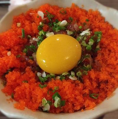 ข้าวหน้าปลาทูน่าไข่จุ้ง!~* ที่ ร้านอาหาร Sakana Sushi & Sashimi