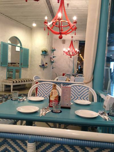 ทางเข้าร้านจากประตู ที่ ร้านอาหาร Dory Seafood Bistro