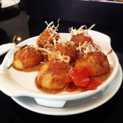 ทาโกะยากิ ที่ ร้านอาหาร Fuji Restaurant The Avenue แจ้งวัฒนะ