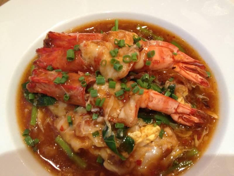 ก๋วยเตี๋ยวผัดมันปู กุ้งลายเสือ ที่ ร้านอาหาร The Terrace ลาดพร้าว