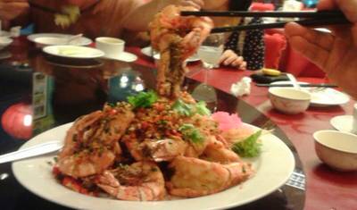 กุ้งผัดพริกเกลือ ที่ ร้านอาหาร ภัตตาคารเชฟกระทะเหล็ก