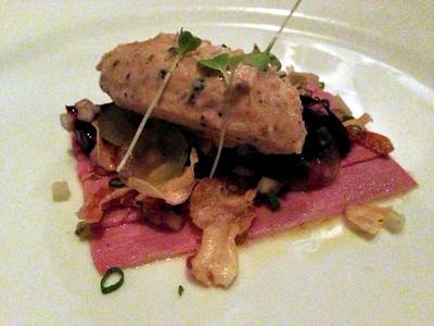 Atlantic Salmon at 48.8 C  ที่ ร้านอาหาร Hyde & Seek Gastro Bar