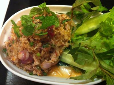 ลาบวุ้นเส้น ที่ ร้านอาหาร บ้านส้มตำ ซอยศรีเวียง