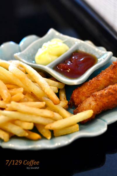 เมนูทานเล่น fish & chip ราคาเบาๆ 49 บาท ที่ ร้านอาหาร 7/129 coffee