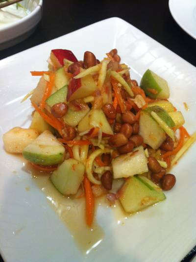 ส้มตำผลไม้ ที่ ร้านอาหาร บ้านส้มตำ ซอยศรีเวียง