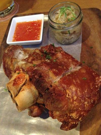 ร้านอาหาร est.33 The Nine