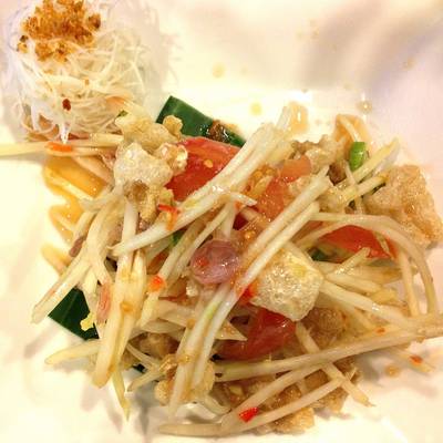 ส้มตำแคบหมู ที่ ร้านอาหาร บ้านส้มตำ ซอยศรีเวียง
