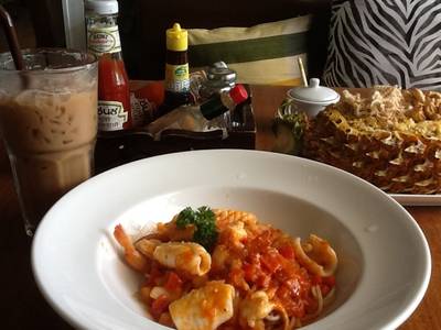 ร้านอาหาร เลอนัว