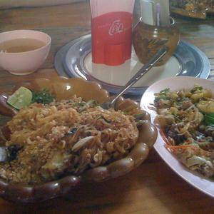 ร้านอาหาร ชฺติภรณ์ ผัดไทต้มยำ