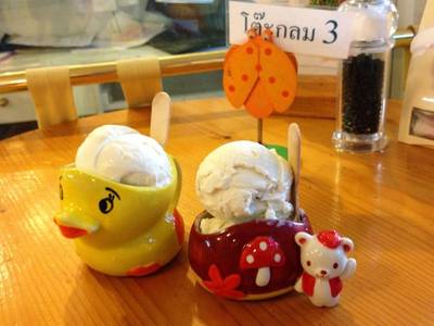 กินไอติมแล้วได้แก้วน่ารักกลับบ้านด้วย ที่ ร้านอาหาร Dairy Home(แดรี่ โฮม) กินไอติมแล้วได้แก้วน่ารักกลับบ้านด้วย ที่ ร้านอาหาร Dairy Home(แดรี่ โฮม)