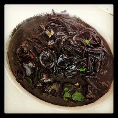 สปาเก็ตตี้ปลาหมึก ที่ ร้านอาหาร เชฟถนอม
